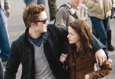 twilight-bella-edward-crowd2.jpg